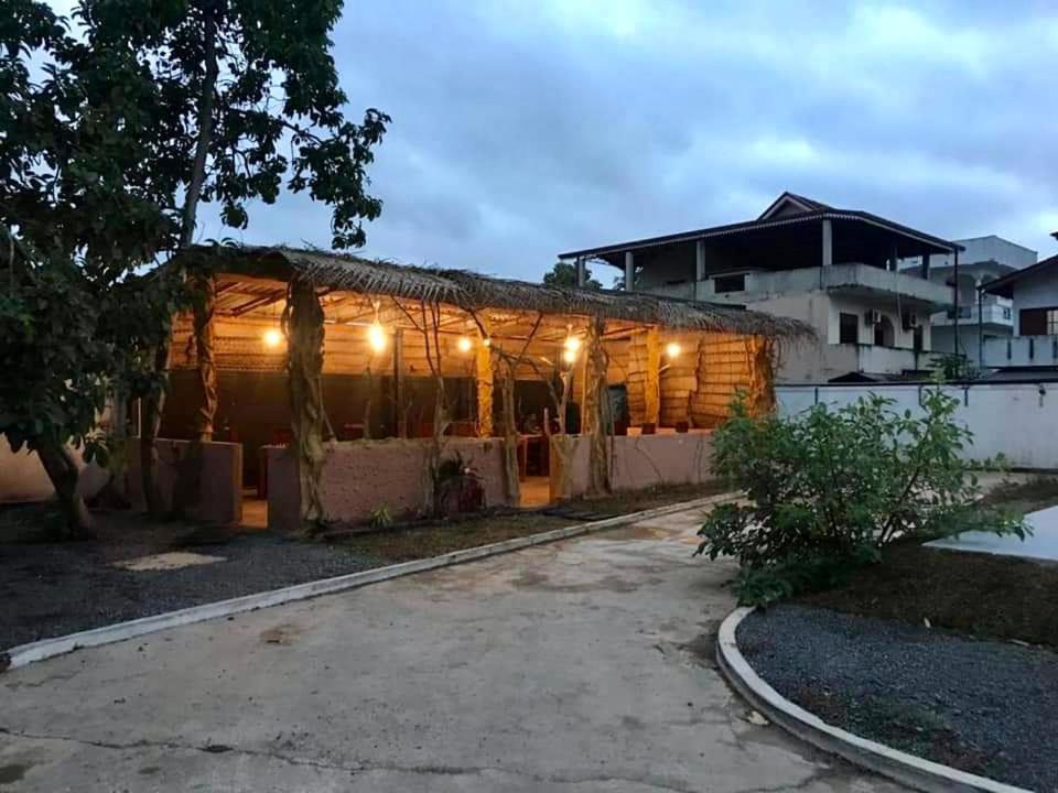Aradhana Airport Transit Hotel Katunayaka Exteriér fotografie
